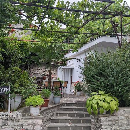 Old Town Hotel Gjirokastër Exterior foto